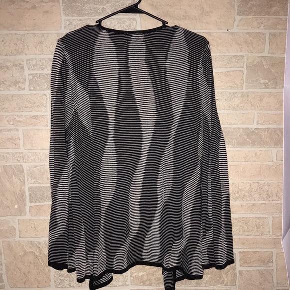 ✅R•Q•T Open Cardigan Sweater with black trim - Picture 4 of 5